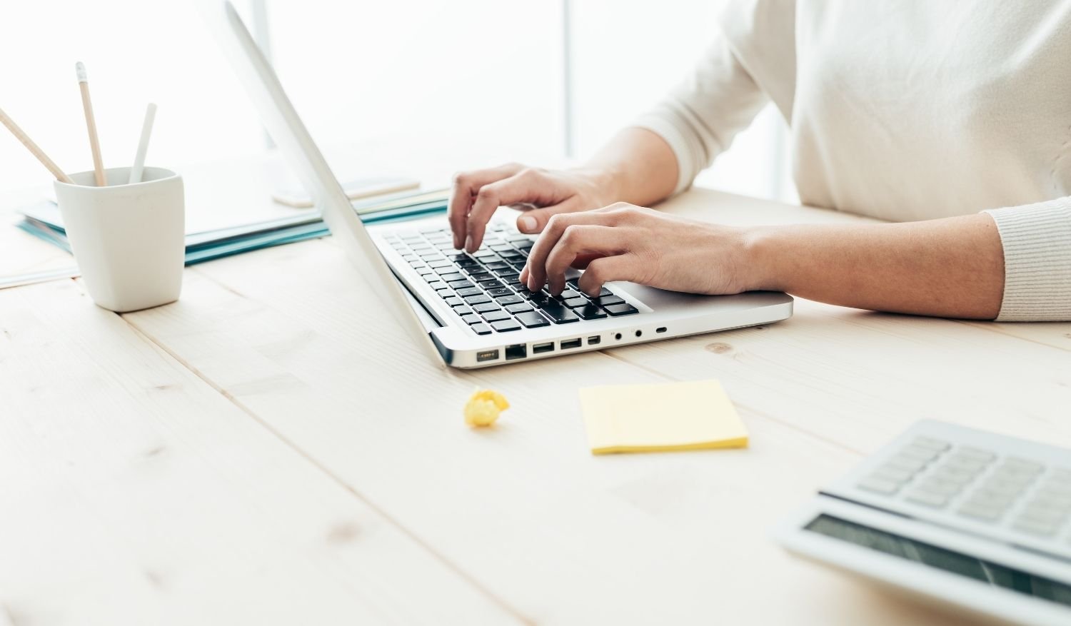 A realtor searching the internet for tips on how to generate real estate leads online